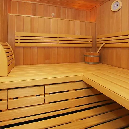 Holiday Homes, * トルフハウス